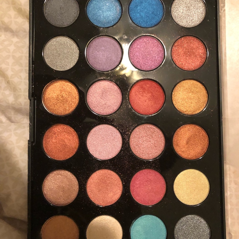 Makeup palette